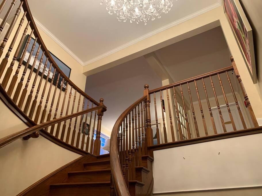Monroe House Executive Guest Suites St. John's Esterno foto