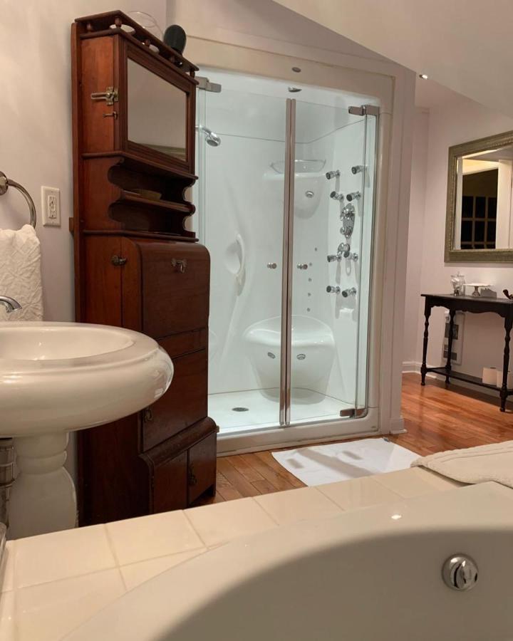 Monroe House Executive Guest Suites St. John's Esterno foto