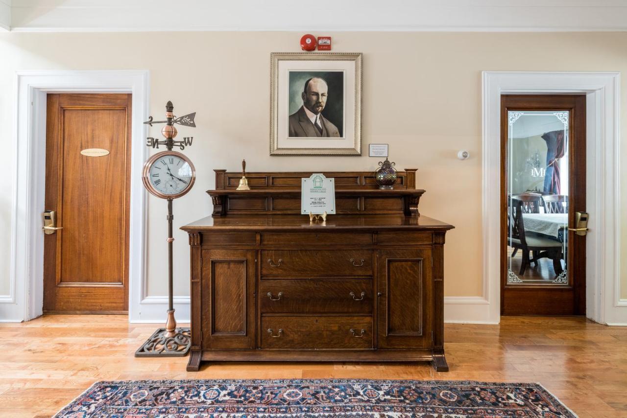 Monroe House Executive Guest Suites St. John's Esterno foto