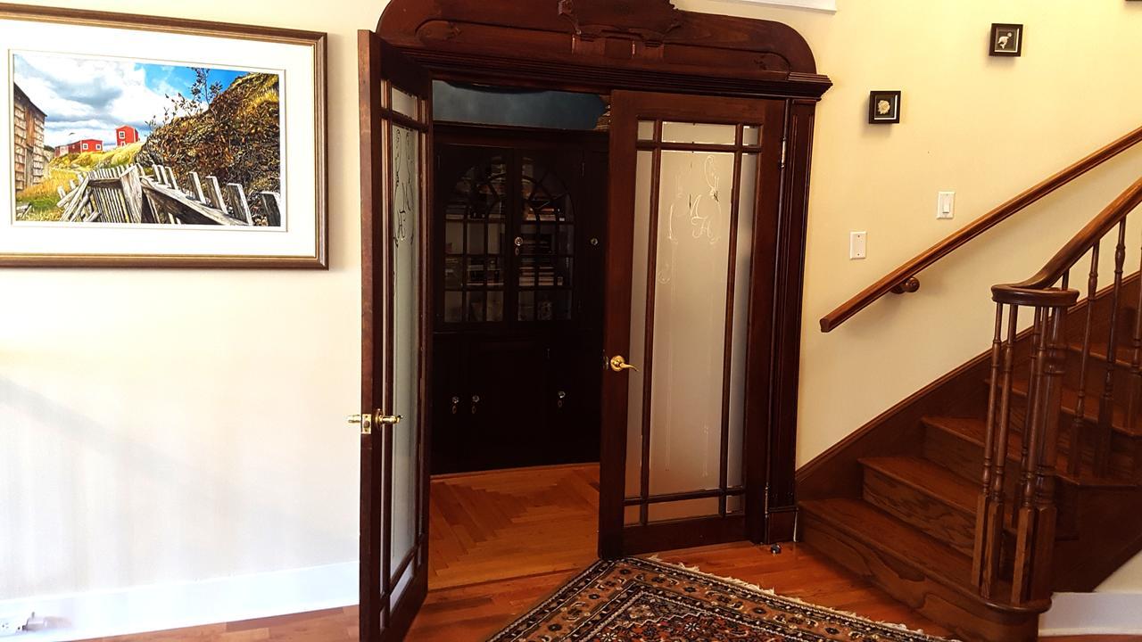 Monroe House Executive Guest Suites St. John's Esterno foto