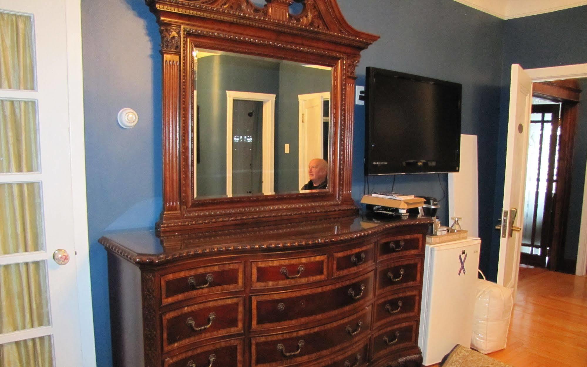 Monroe House Executive Guest Suites St. John's Esterno foto
